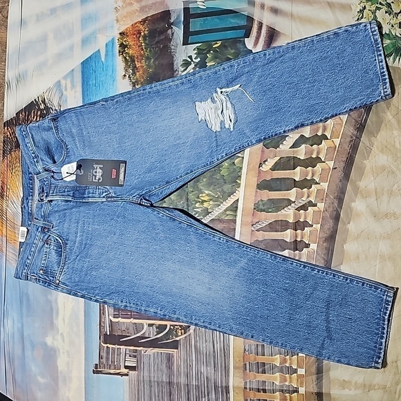 Levi's 501 Premium Distressed Cropped Jeans Size 31 NWT - Picture 2 of 7